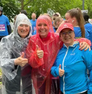 Firmenlauf Essen 2025 - ETL-Mitarbeiter haben gute Laune trotz Regen