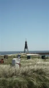 Cuxhavener Wahrzeichen: Die Kugelbake markiert das Ende der Binnenelbe und den Übergang zur Nordsee.